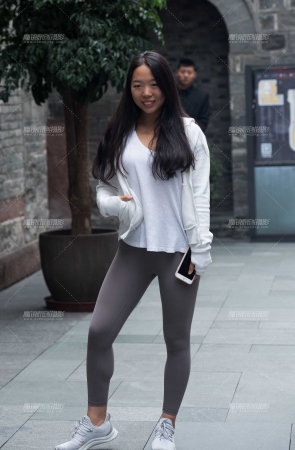 逛街的健身裤**