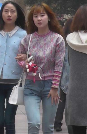 紧身蓝牛高跟苗条妹子超级甜美可爱 [3.16 GB]