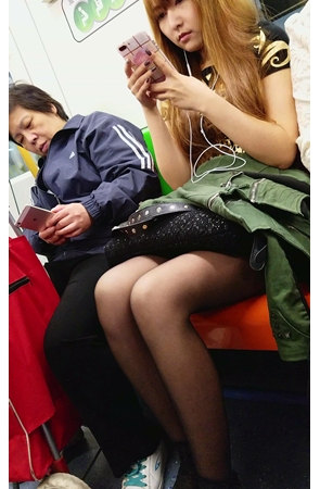 甜美黑丝高跟鞋金发美眉