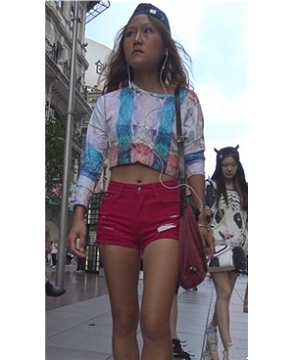 4k-街拍红短高腰热裤蜜桃臀的黝黑美女 [3.30 GB]