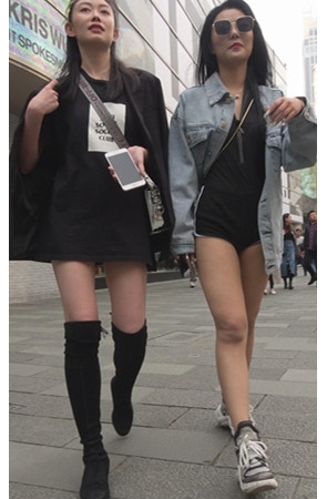 帅气的黑色短裤妹子[1.32G/MP4]