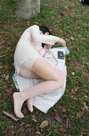 公园搭讪肉丝打底裤完结篇78P 12P