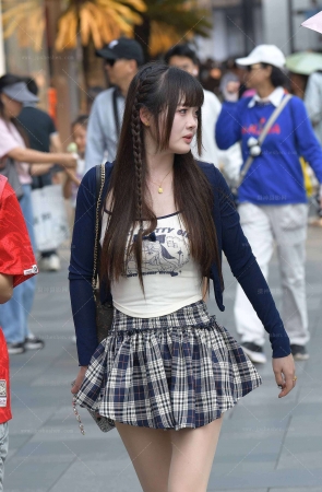 丝袜靓妹性感小短裙··240614-5-37 14P