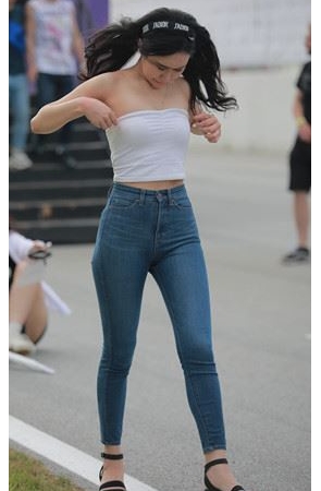 一字抹胸装长腿牛仔裤美女(25P)