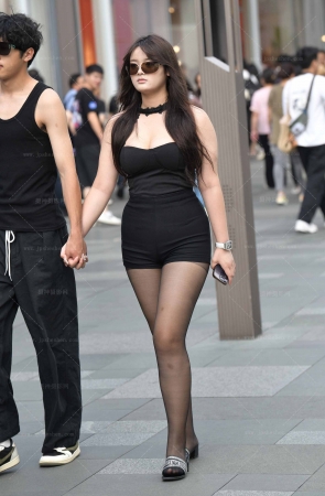 24518-2=60√丰腴性感黑丝 13P