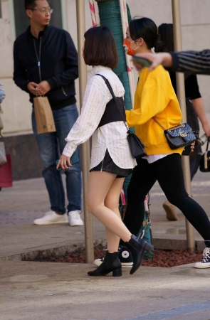 大冬天看到丝 袜-还是薄丝（2021102401）