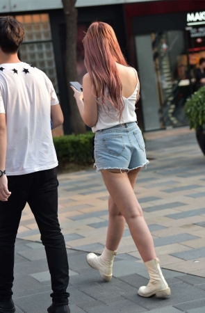 热裤小吊带MM高清原图