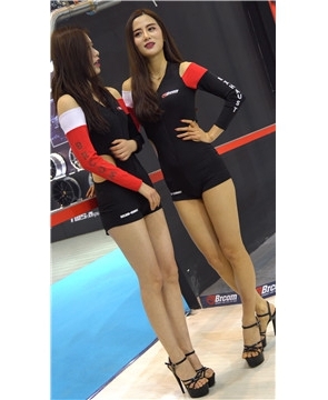 4K-超性感高跟鞋美腿展会美女车模