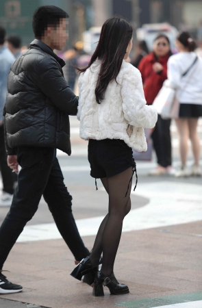 诱惑街拍黑丝shaofu