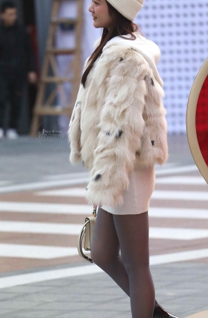 少见的丝 袜颜色