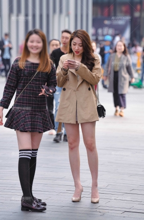 西服高跟鞋美腿