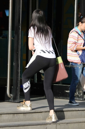 第380篇耐克运动修身裤 —-26P