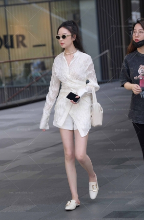 干净清爽的靓妹，240111-3-102 15P