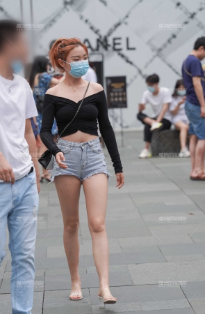 这样的热裤 白看不腻