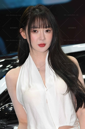 251126-15-163√大白腿-美足美女主播【套图➕8k