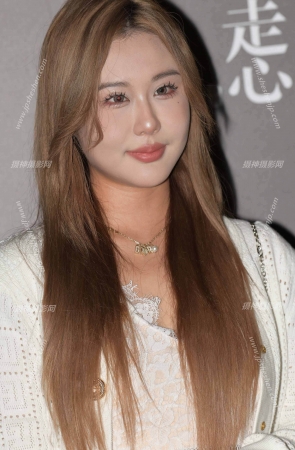 23916-5=69美腿小姐姐 14P