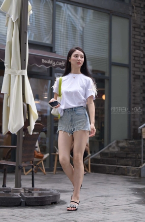 [一始专区] 蓝色牛仔热裤美女 【图片➕视频】