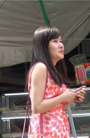 4k-碎花连衣裙极品高跟鞋街拍美女