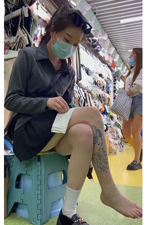 试鞋的美腿小姐姐