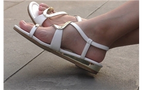 4k超清，粉嫩玉足少女，各个角度满满欣赏