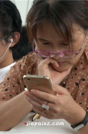 4K – 超近距离特写肉色丝袜凉高跟 [2.25 GB/MP4]