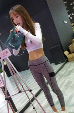 4K-弹力裤小蛮腰一直播网红美女主播在直播