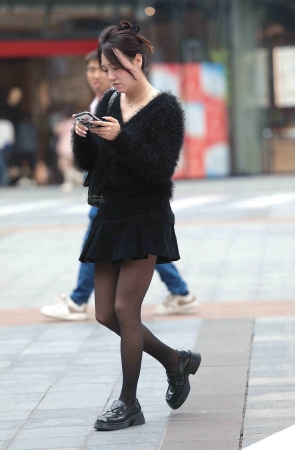 街拍黑丝少妇-14p