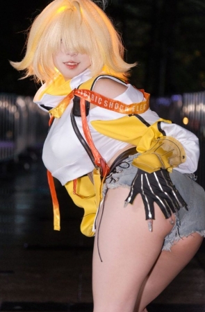 牛仔短裤cos小妹 [203P-3.35GB]