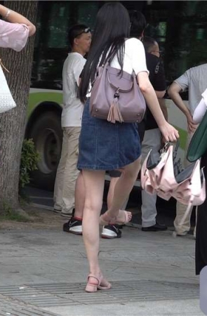 极度粉嫩玉足靓妹 [0.98 GB/avi]