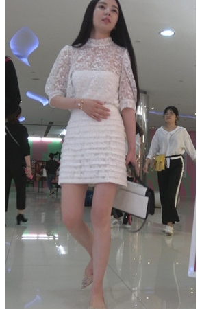 两个漂亮的美女小姐姐[2.17G/MP4]