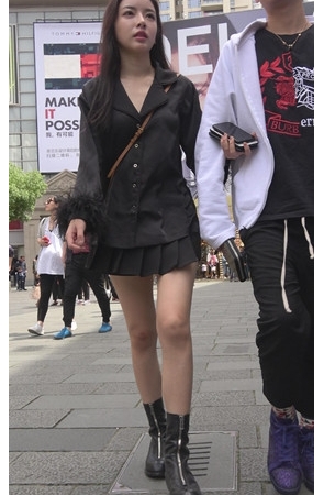 黑色短裙小妹[1.25G/MP4]