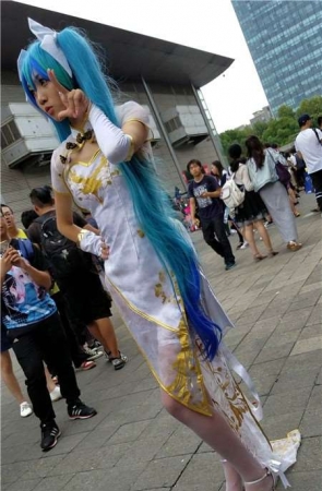 4K – 旗袍装丝袜cosplay的青春美少女