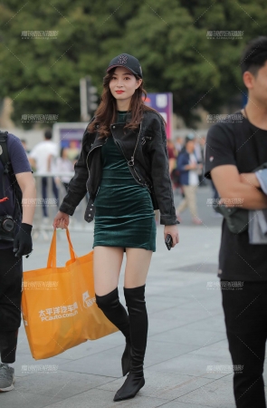 捕捉街头靓丽身影