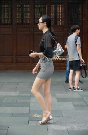 好身材高颜值包臀短裙