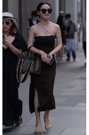 一字抹胸装小姐姐(80P)