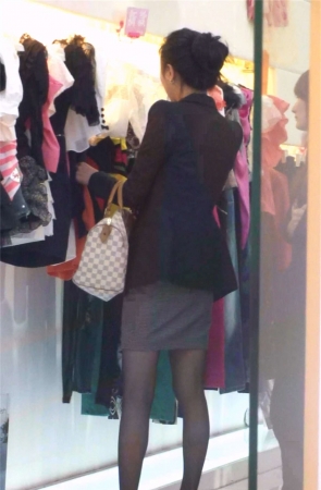 气质美少妇的黑丝美腿高跟