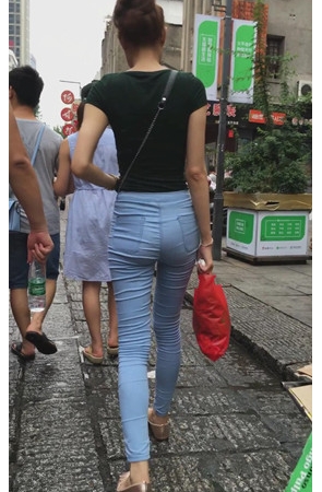 牛仔裤小姐姐