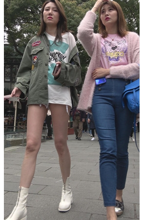 漂亮的两个气质小姐姐