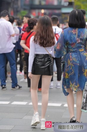 好短啊，丝袜裆部都看到了3A3753[393M]