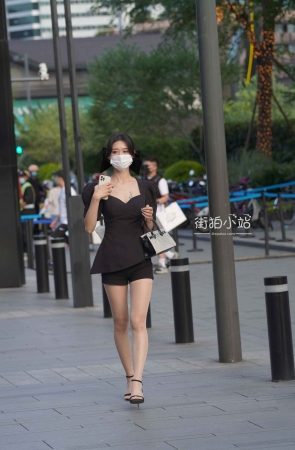 搭讪爱穿丝袜的大美女