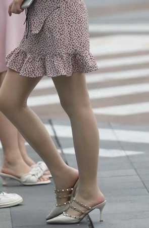 肉丝街拍高跟shaofu