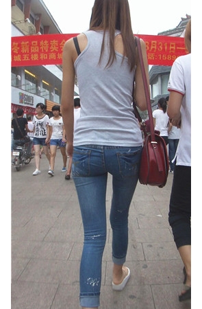 牛仔裤妹子