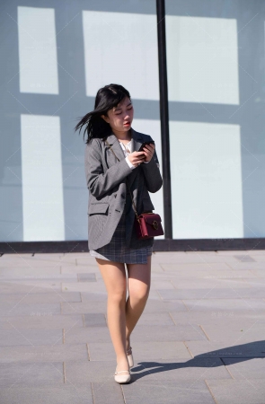 街拍偶遇丝腿美眉