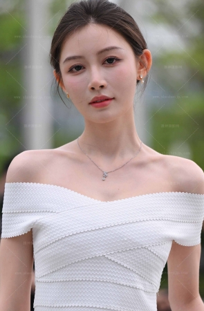 2564-1=149√紧致牛仔裤网红敏敏【套图➕4k视频】 15P