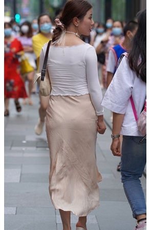 喝饮品的长裙美妇(22P)[235M/JPG]