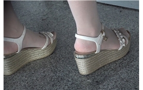 街拍肉丝坡高跟 [1.53 GB/avi]