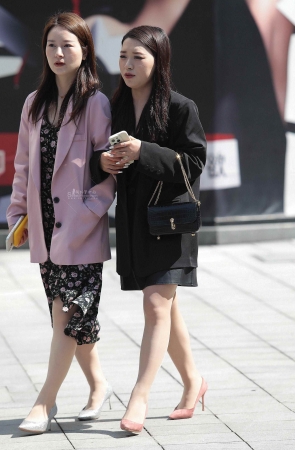 街拍肉丝高跟shaofu