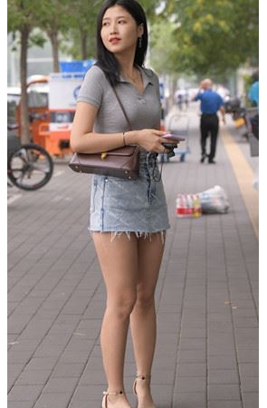 牛仔短裙美女【套图+视频】
