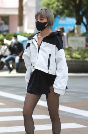 诱惑街拍黑丝shaofu