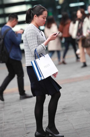 黑丝高跟街拍OL